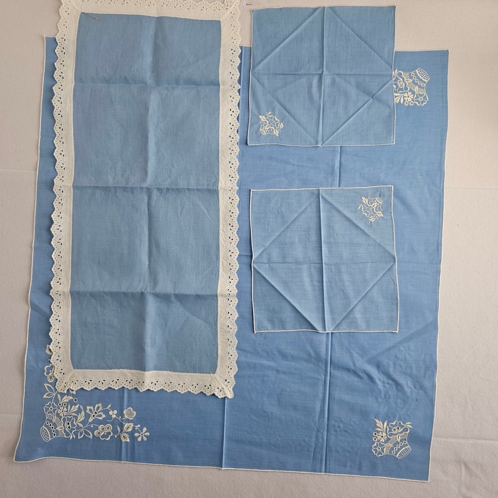 Vintage Blue Tablecloth Runner Napkin Set Floral Embroidery Eyelet Lace 4pc‎